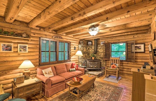 Brevard Casa | Serene Brevard Cabin about 7 Miles to State Forest!