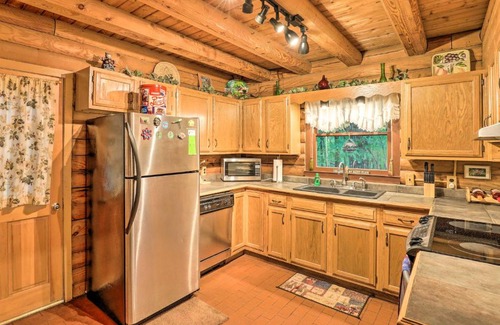 Brevard Casa | Serene Brevard Cabin about 7 Miles to State Forest!