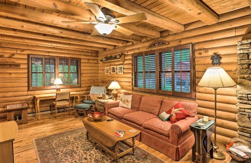 Brevard Casa | Serene Brevard Cabin about 7 Miles to State Forest!