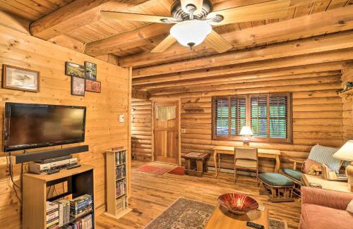 Brevard Casa | Serene Brevard Cabin about 7 Miles to State Forest!