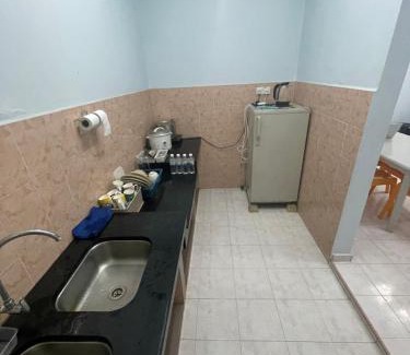 Bukit Baru Apartamento | Serene Bukit Beruang Cottage 4 ROOMS FULL AIRCOND & NETFLIX by EZYROOM MELAKA