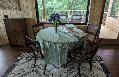 Samantha Casa | Serene Cabin on Lake Tuscaloosa