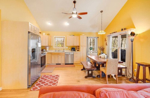 Brevard Casa | Serene Cabin Overlooking Trout Pond on 66 Acres