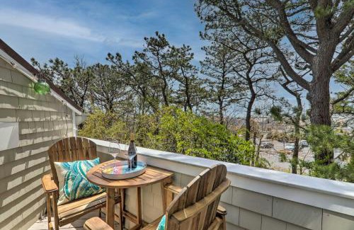 Mashpee Apartamento | Serene Cape Cod Escape with Private Ocean Overlook!