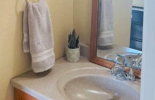Oroville East Casa | Charming & Peaceful 2 Bedroom Home