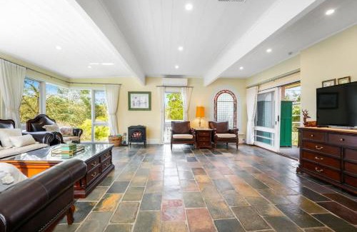 North Warrandyte Casa | Serene & Classic Family Retreat by the Yarra