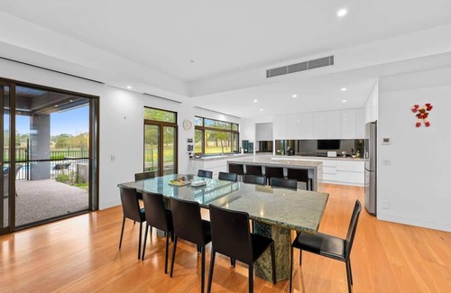 Hastings Casa | Serene Coastal Retreat in Hastings w pool