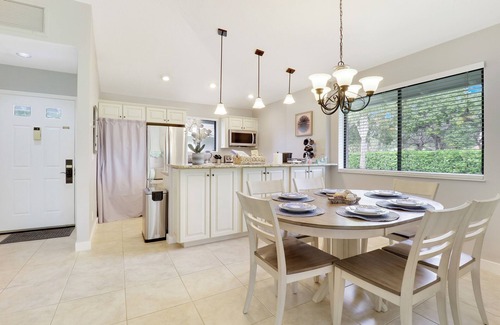 Palm Beach Gardens Cabaña | Serene Cottage in PGA Paradise, 15mn from the Beach