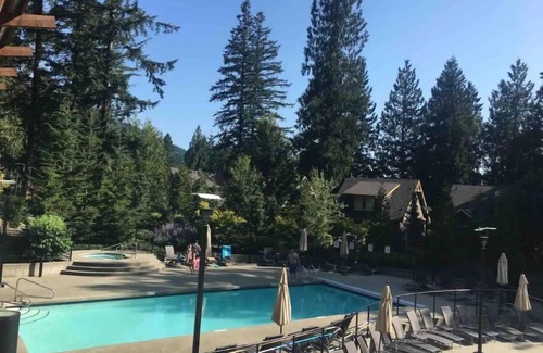 Lindell Beach Cabaña | Serene Cottage by the Creek