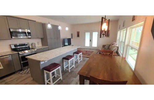 Franklinton Cabaña | Serene Cottage & Wooded Retreat w Huge Porch!
