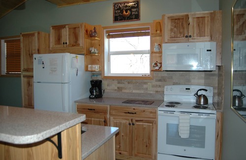 Thaxton Cabina | Sereno Country Cabin en una granja / viñedo de 150 acres
