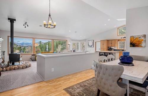 Cashmere Casa | Serene Country Home with Pool and Hot Tub