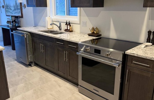 Thorold Casa | Serene Escape Near Niagara Fallsnby Hunza Royal Stays