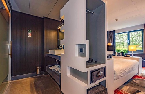 Uden Hotel | Serene Escape with Balcony Near Windlust Mill Free Parking