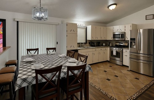 Wyoming Casa | Serene Family Home: Sleeps 16!