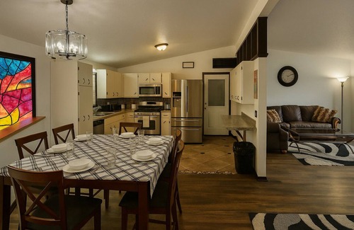 Wyoming Casa | Serene Family Home: Sleeps 16!
