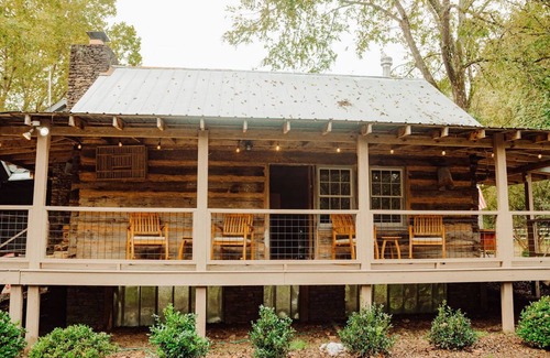Dahlonega Cabina | Serene Farmhouse in Dahlonega on 5 acres W/Historic Indian Cabin & Creek.