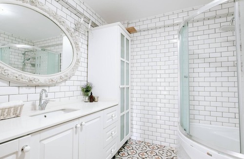Esentepe Apartamento | Serene Flat w RefreshingView 7 min to Trump Towers