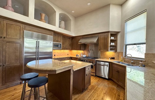 Claremont Hills Casa | Serene Four-Bedroom Estate with Jacuzzi, Game Room, and Panoramic Bay Views