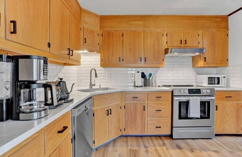 Gouldsboro Casa | Serene & Fun Family Gem ~ Hot Tub & Theater Room!