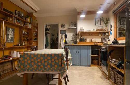 Ceres Apartamento | Serene Garden Flat