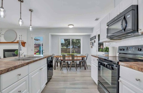 Pooler Casa | Serene garden home near Savannah