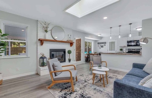 Pooler Casa | Serene garden home near Savannah