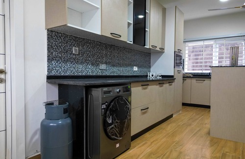 Accra Casa | Serene Gated 7-Guest Townhome with gym