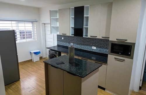 Accra Casa | Serene Gated 7-Guest Townhome with gym