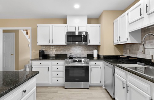 Northeast Raleigh Casa | Serene Haven Retreat