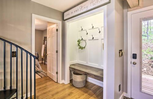 Pedlars Edge Casa | Serene Hideaway with Views, 1 Mi to Hike and Ski!