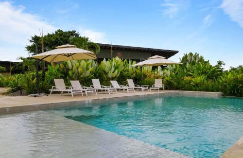 Monterrey Cabina | Serene Hills
