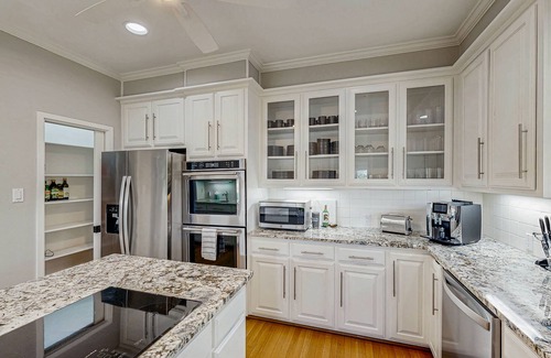 Lakeway Casa | Serene home overlooking Lake Travis with indoor-outdoor living & stunning views