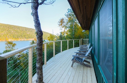 Hall Quarry Casa | Acadia Lodge: Impresionante costa personalizada en Somes Sound con kayaks, muelle, amarres