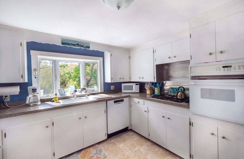 Hyannis Port Casa | Serene Hyannis Port Home with Pond Views