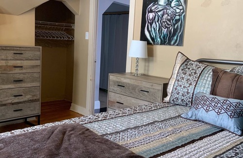 Hilltop Apartamento | Serene in the City