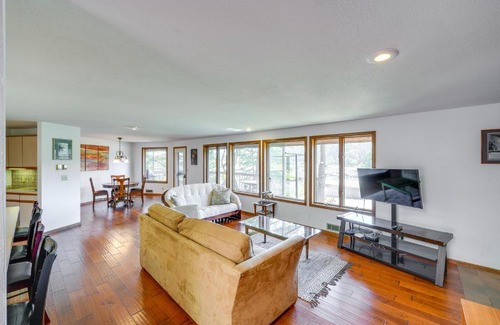 La Conner Casa | Serene La Conner Retreat with Fireplace and Deck!