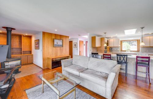 La Conner Casa | Serene La Conner Retreat with Fireplace and Deck!