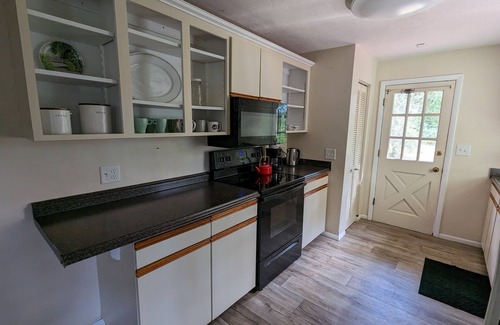 Edgar Casa | Serene Lake House: Nightlife & Wildlife Nearby