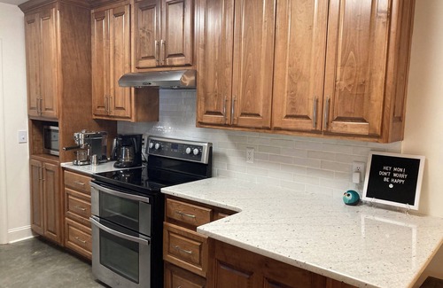 Scottsboro Casa | Serene lakefront home on Lake Guntersville with boat house & fishing from dock