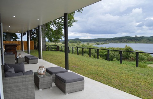 Kaingaroa Casa | Serene Lakeside Escape in Brand New Luxury House!