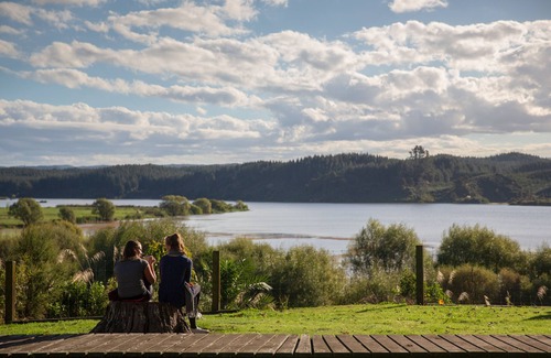 Kaingaroa Casa | Serene Lakeside Escape in Brand New Luxury House!
