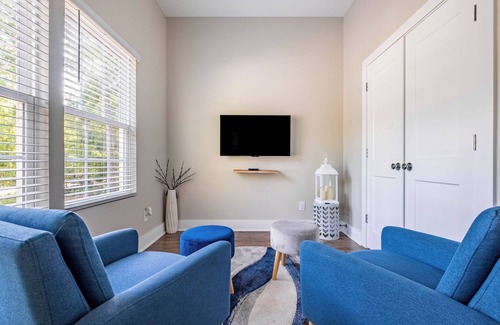Louisburg Casa | Serene Lakeside Oasis: Relax and Recharge