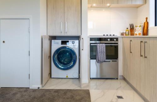 Christchurch Apartamento | Serene Living 2 bed with Carpark