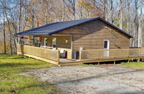 Logan Cabaña | Serene Logan Retreat w/ Hot Tub & Stargazing Dome