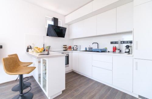 Plovdiv Apartamento | Serene Luxe Oasis Retreat on the Outskirts
