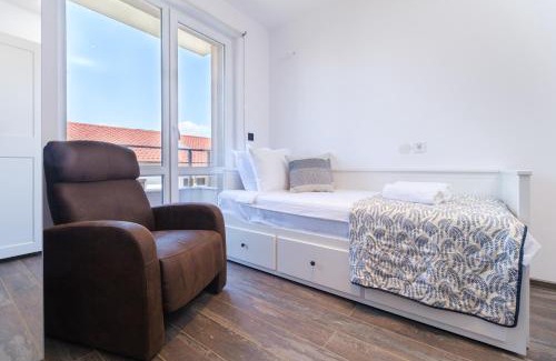 Plovdiv Apartamento | Serene Luxe Oasis Retreat on the Outskirts
