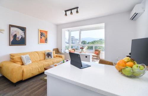 Plovdiv Apartamento | Serene Luxe Oasis Retreat on the Outskirts