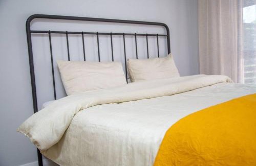 Hartbeespoort Apartamento | Serene Luxury at Amigo House