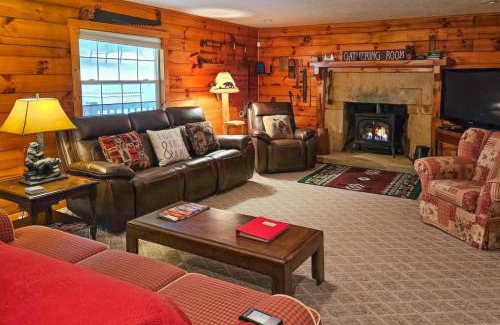 Procious Casa | Serene Mountain Retreat on 40 Acres with Fire Pit!